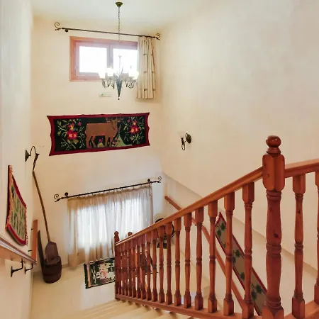 Simplistic Holiday In With Balcony 别墅 Stournareika